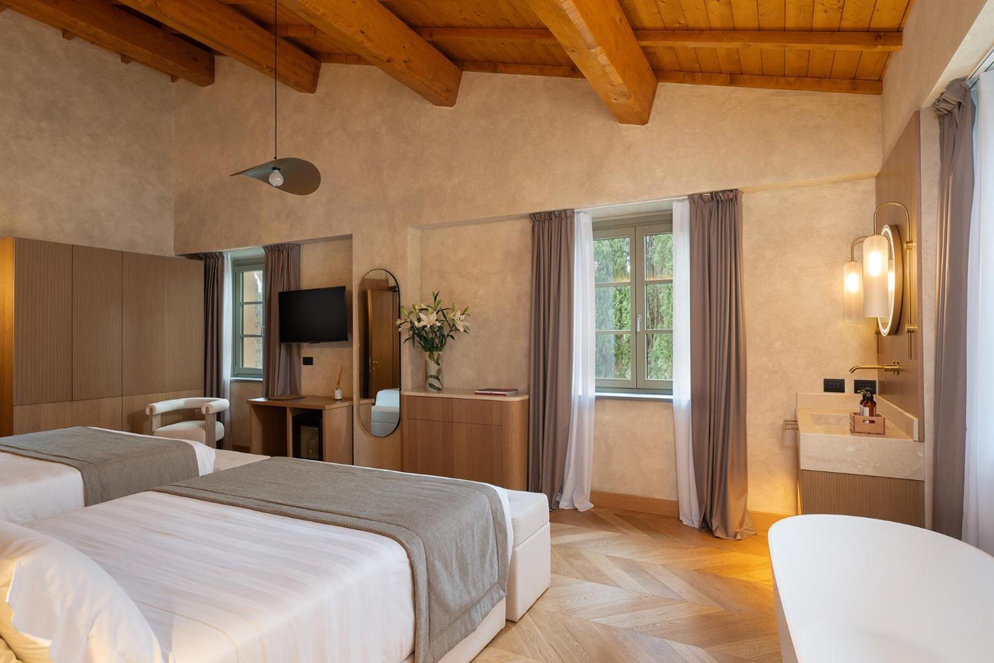 Superior Queen Room